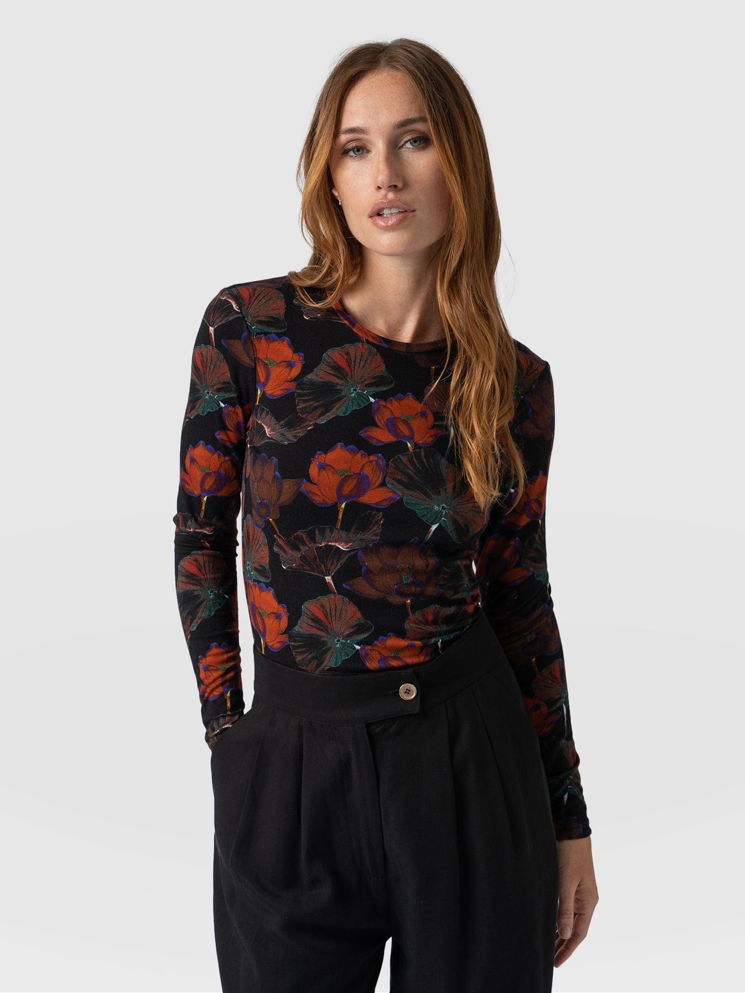 Austen Crew Neck Tee Long Sleeve Red Flora - Women's T-Shirts | Saint + Sofia® USA